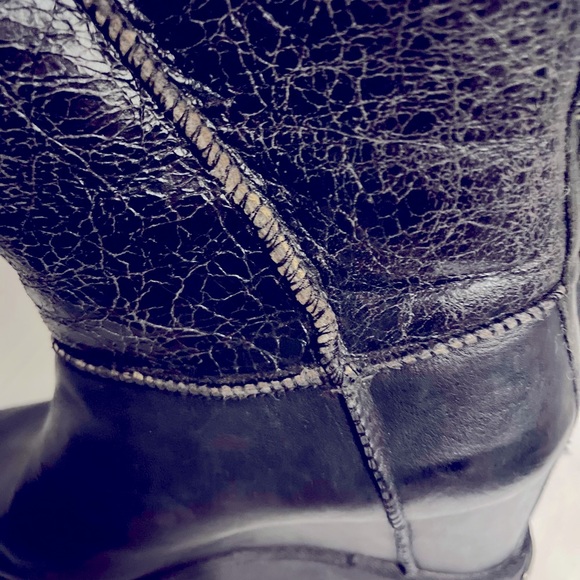 UGG/Koolaburra black leather boots with sheepskin. Size 9 great.. - Picture 10 of 13